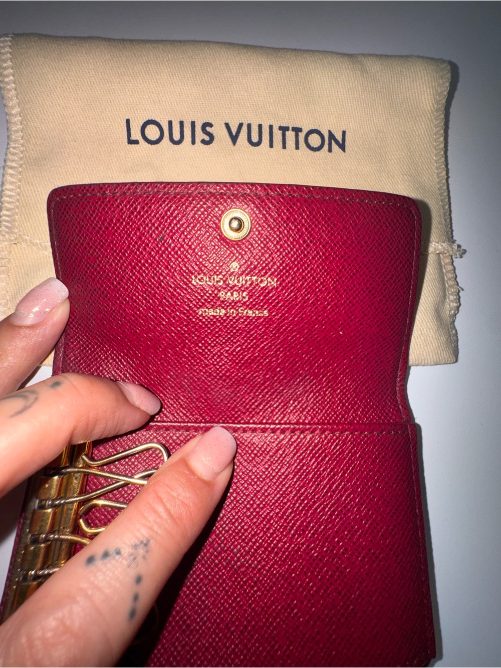 LOUIS VUITTON Monogram 6 Key Multicles Holder Fuchsia - Picture 5 of 16